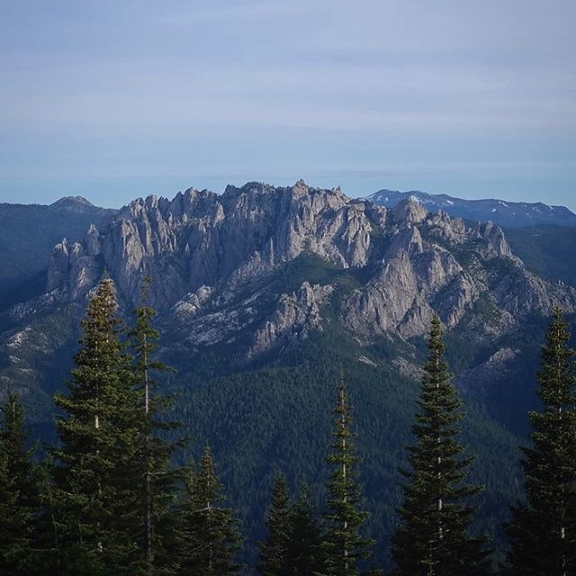 Good morning Castle Crags. #CastleCrags #GirardRidgeLookout